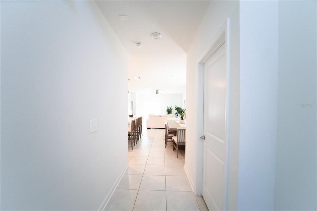 Activo con contrato: $3,500 (5 camas, 3 baños, 2388 Pies cuadrados)