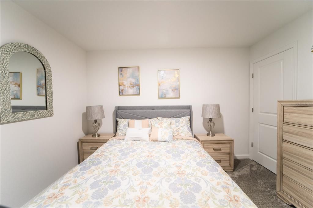 Activo con contrato: $3,500 (5 camas, 3 baños, 2388 Pies cuadrados)