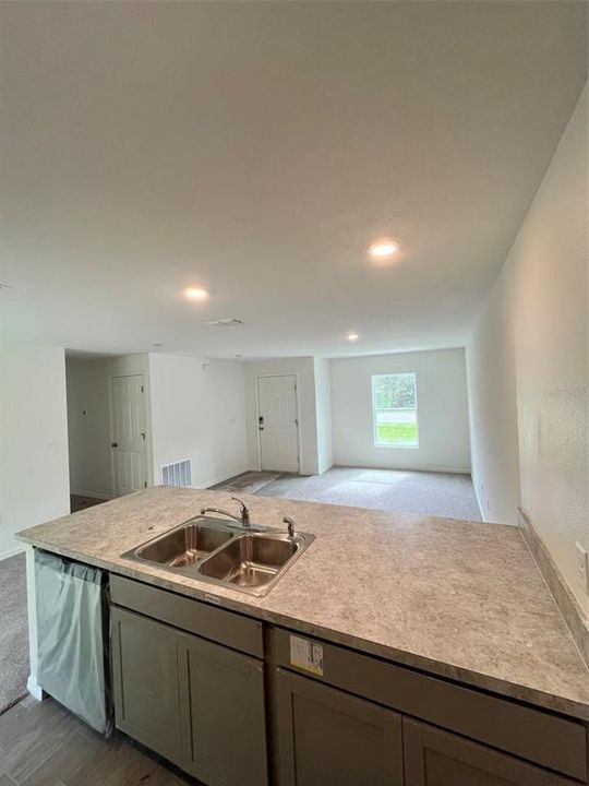 For Sale: $254,990 (3 beds, 2 baths, 1060 Square Feet)