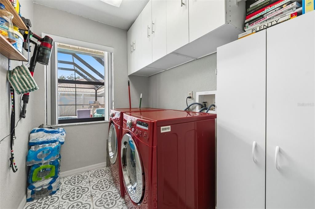 Activo con contrato: $779,900 (4 camas, 2 baños, 2121 Pies cuadrados)