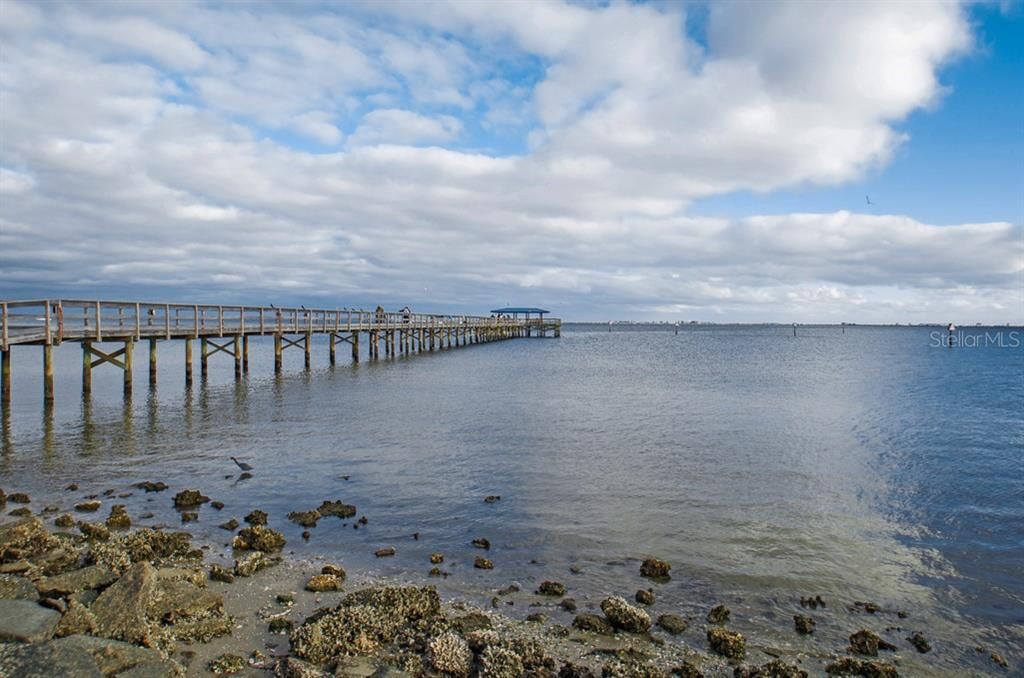 Activo con contrato: $779,900 (4 camas, 2 baños, 2121 Pies cuadrados)