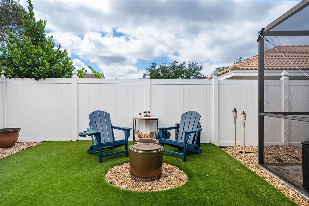 Activo con contrato: $779,900 (4 camas, 2 baños, 2121 Pies cuadrados)