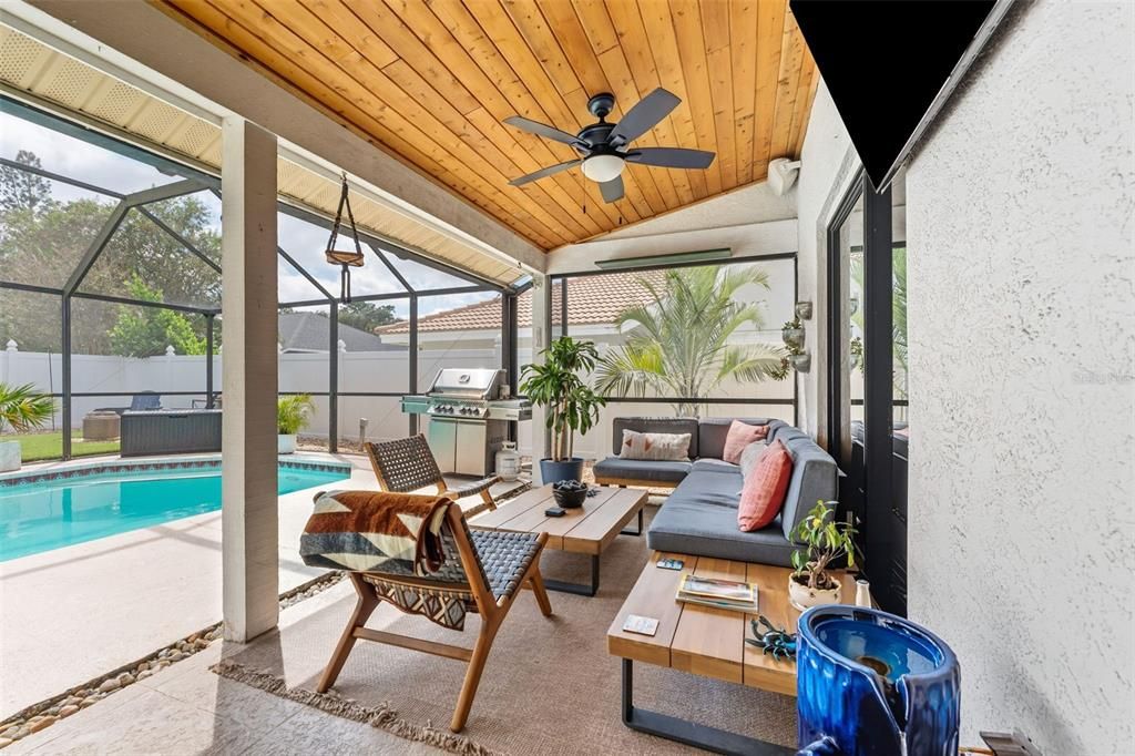 Activo con contrato: $779,900 (4 camas, 2 baños, 2121 Pies cuadrados)