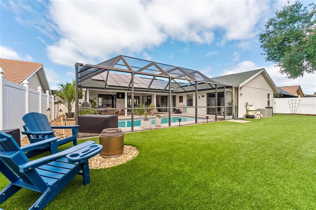 Activo con contrato: $779,900 (4 camas, 2 baños, 2121 Pies cuadrados)