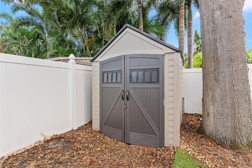 Activo con contrato: $779,900 (4 camas, 2 baños, 2121 Pies cuadrados)