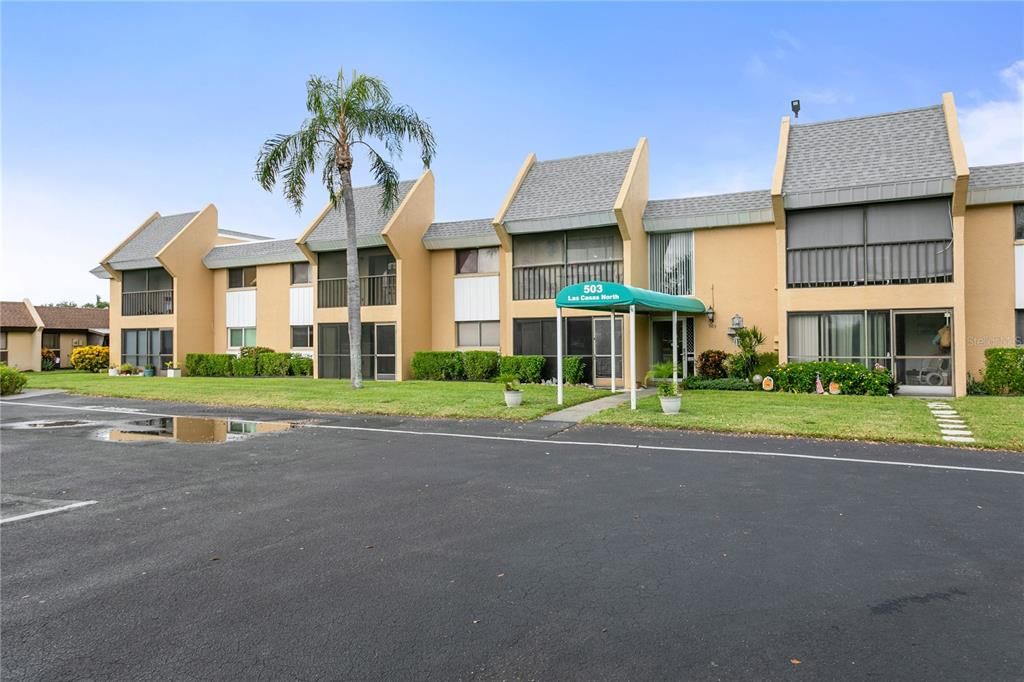 For Sale: $120,000 (1 beds, 1 baths, 631 Square Feet)