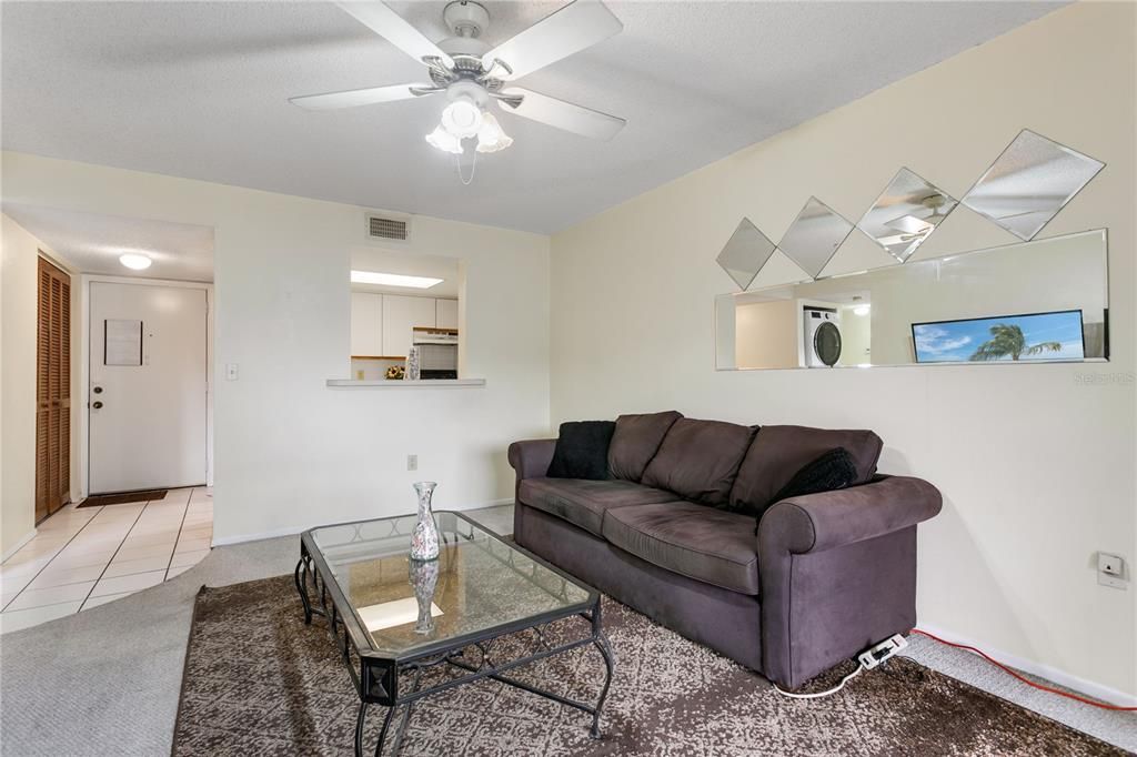 For Sale: $120,000 (1 beds, 1 baths, 631 Square Feet)