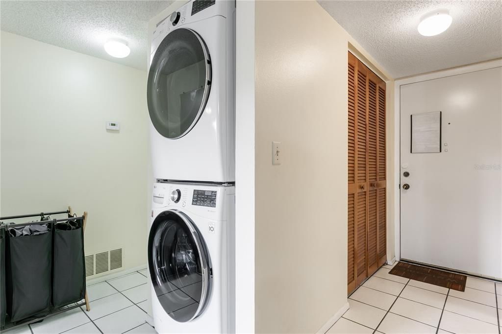 For Sale: $120,000 (1 beds, 1 baths, 631 Square Feet)