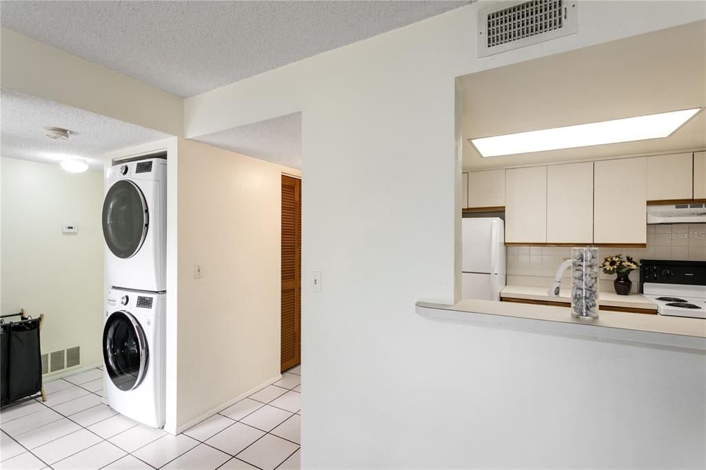 For Sale: $120,000 (1 beds, 1 baths, 631 Square Feet)