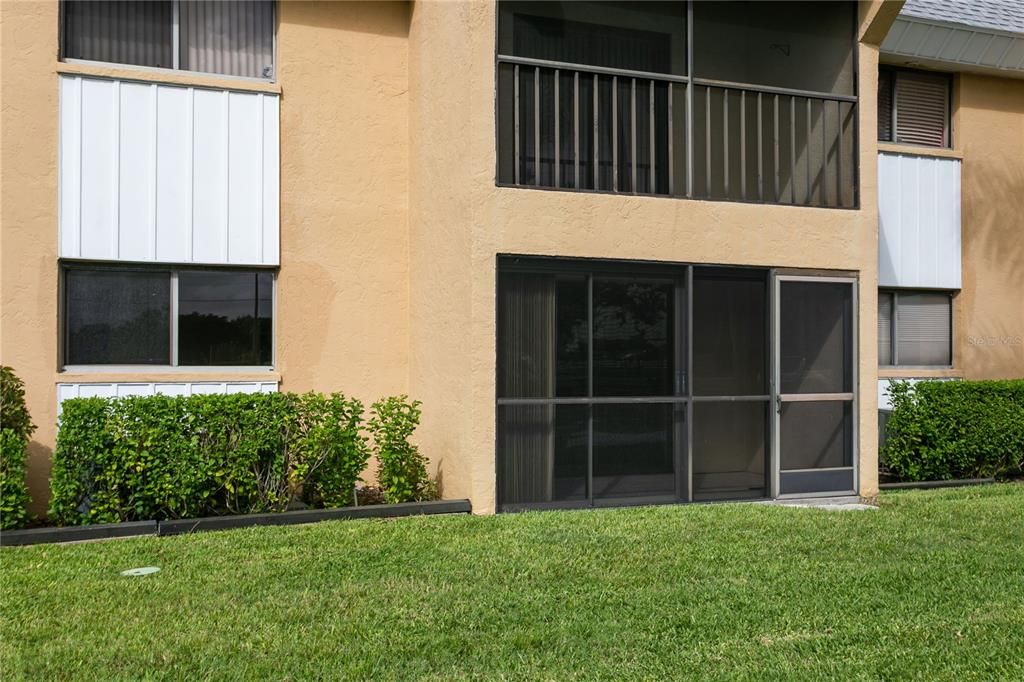 For Sale: $120,000 (1 beds, 1 baths, 631 Square Feet)