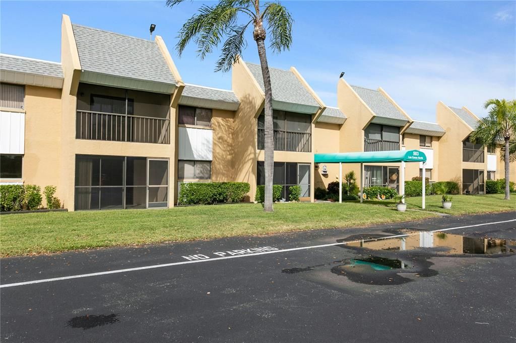 For Sale: $120,000 (1 beds, 1 baths, 631 Square Feet)