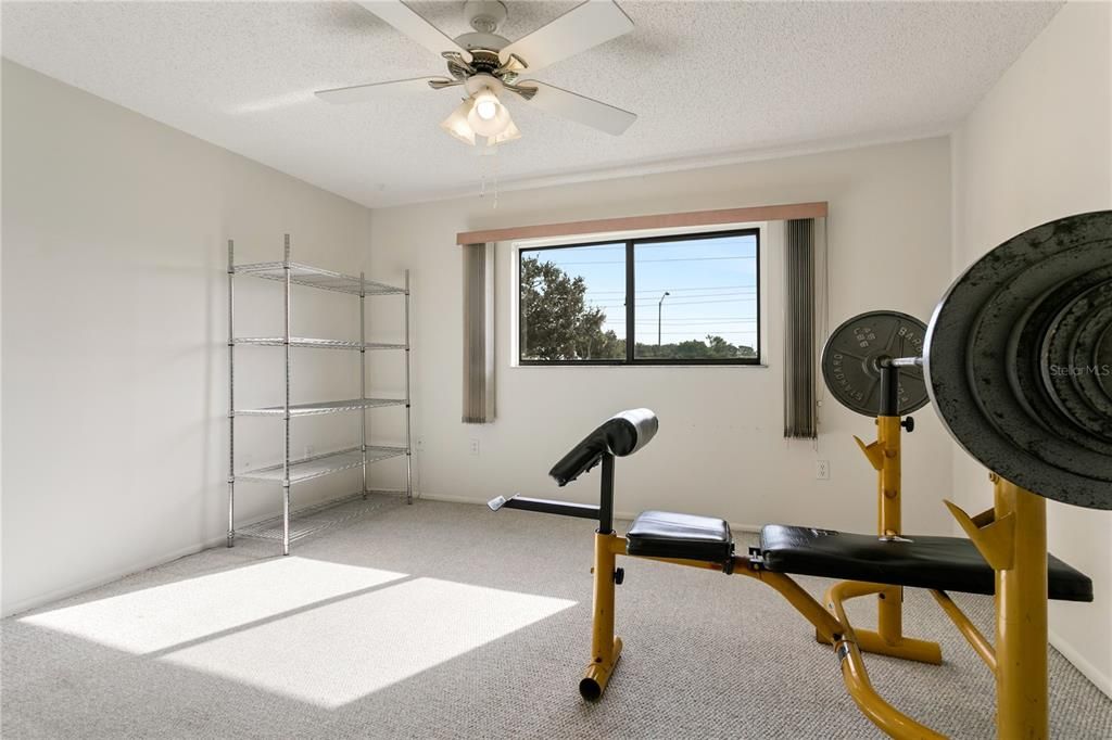 For Sale: $120,000 (1 beds, 1 baths, 631 Square Feet)