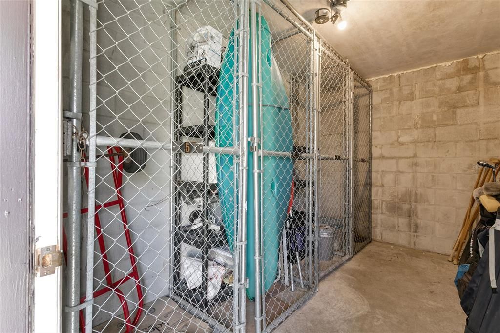 For Sale: $120,000 (1 beds, 1 baths, 631 Square Feet)