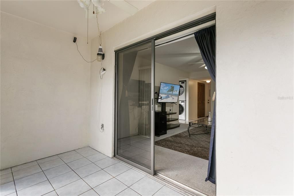 For Sale: $120,000 (1 beds, 1 baths, 631 Square Feet)