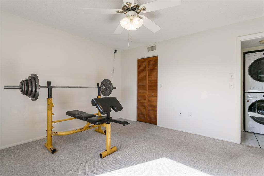 For Sale: $120,000 (1 beds, 1 baths, 631 Square Feet)