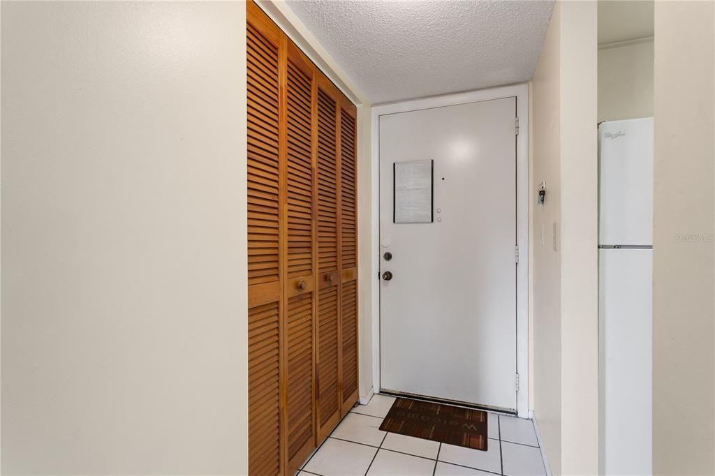 For Sale: $120,000 (1 beds, 1 baths, 631 Square Feet)