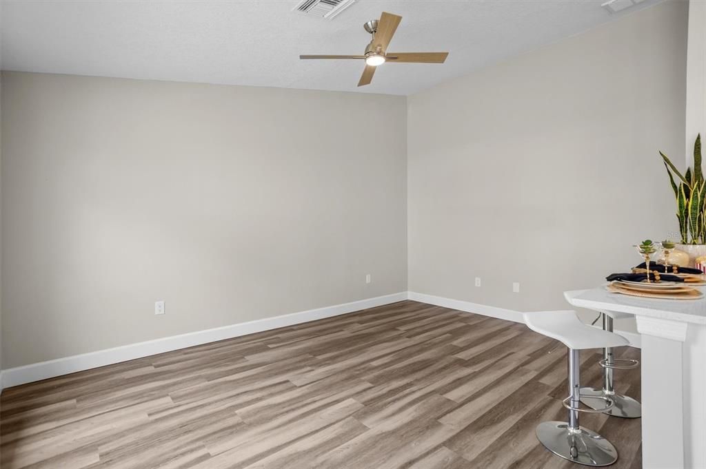 待售: $389,900 (2 贝兹, 2 浴室, 1546 平方英尺)