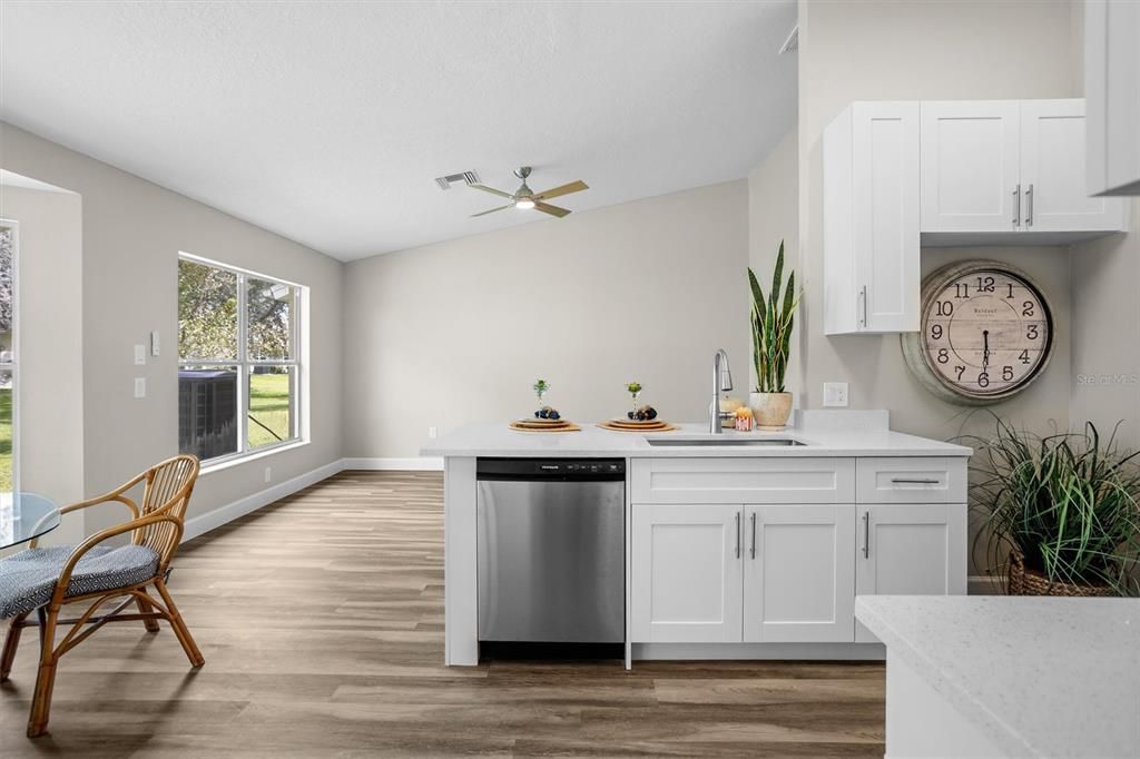 待售: $389,900 (2 贝兹, 2 浴室, 1546 平方英尺)