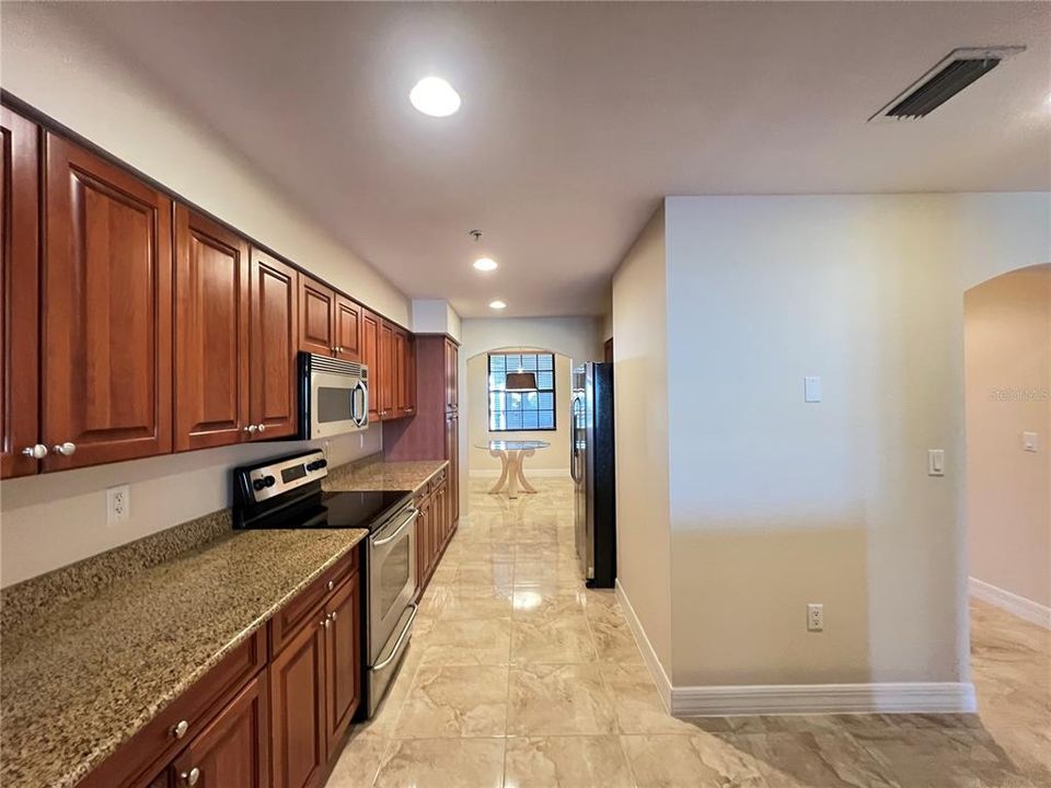 For Rent: $2,000 (3 beds, 2 baths, 1845 Square Feet)