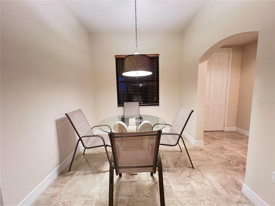 For Rent: $2,000 (3 beds, 2 baths, 1845 Square Feet)