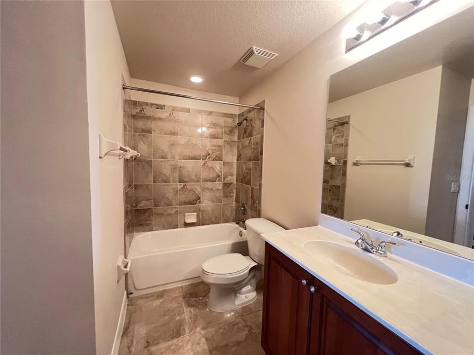 For Rent: $2,000 (3 beds, 2 baths, 1845 Square Feet)
