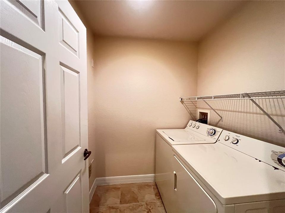 For Rent: $2,000 (3 beds, 2 baths, 1845 Square Feet)