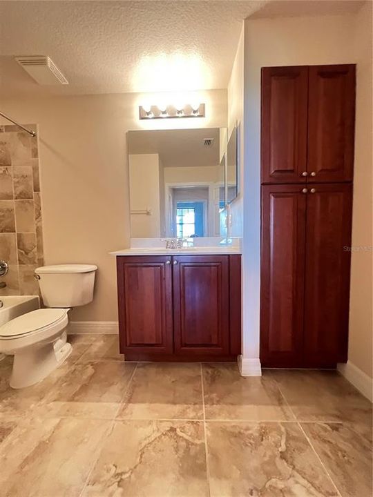 For Rent: $2,000 (3 beds, 2 baths, 1845 Square Feet)