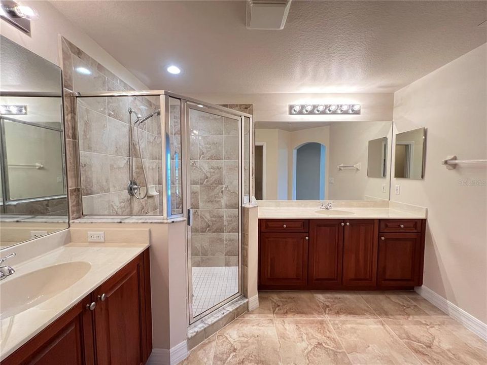 For Rent: $2,000 (3 beds, 2 baths, 1845 Square Feet)