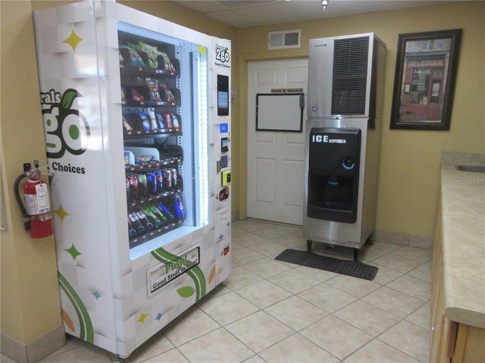 待售: $119,900 (0 贝兹, 1 浴室, 358 平方英尺)