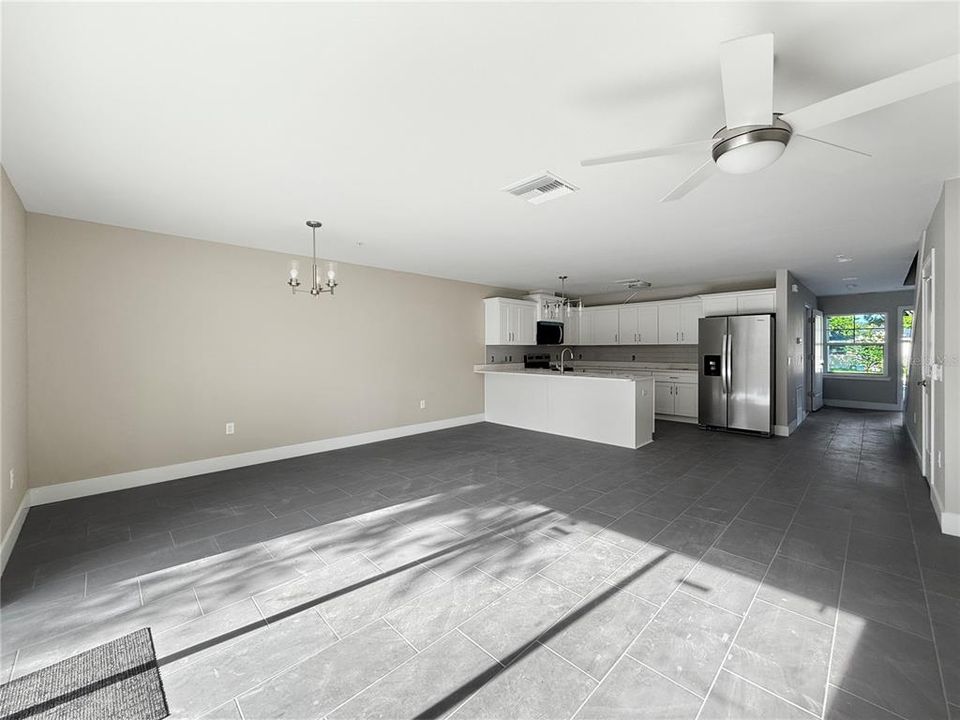 出租: $2,650 (2 贝兹, 2 浴室, 1800 平方英尺)