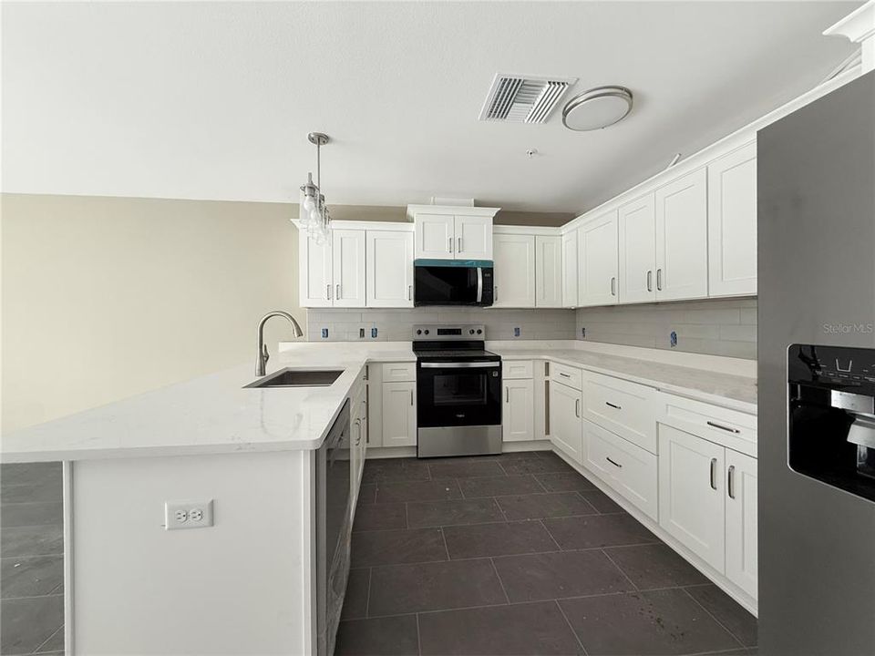 出租: $2,650 (2 贝兹, 2 浴室, 1800 平方英尺)