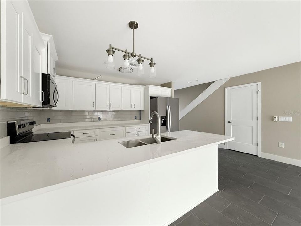 出租: $2,650 (2 贝兹, 2 浴室, 1800 平方英尺)