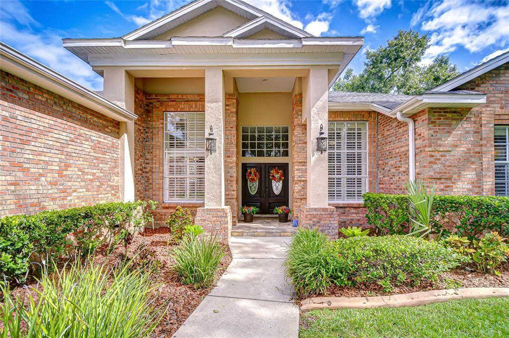 Под контрактом: $609,900 (4 спален, 3 ванн, 2647 Квадратных фут)