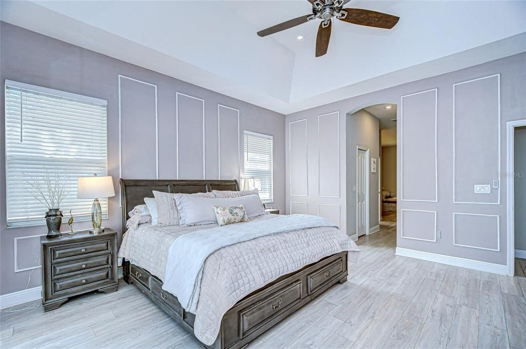 Под контрактом: $609,900 (4 спален, 3 ванн, 2647 Квадратных фут)