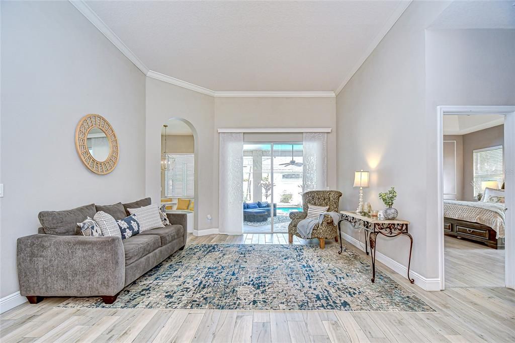 Под контрактом: $609,900 (4 спален, 3 ванн, 2647 Квадратных фут)