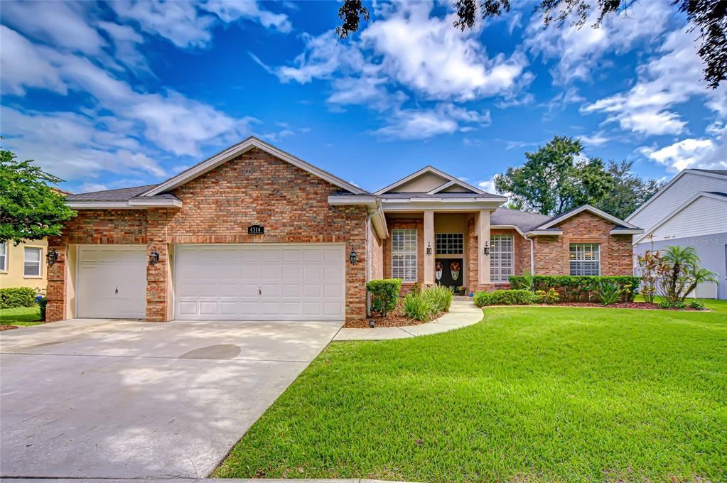 Под контрактом: $609,900 (4 спален, 3 ванн, 2647 Квадратных фут)