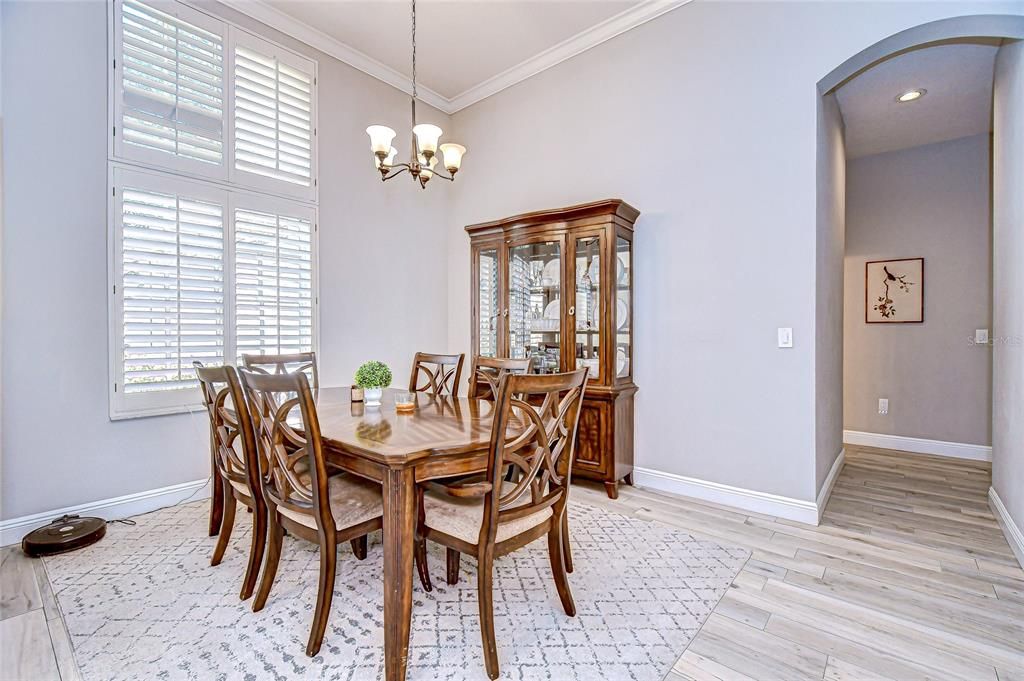 Под контрактом: $609,900 (4 спален, 3 ванн, 2647 Квадратных фут)