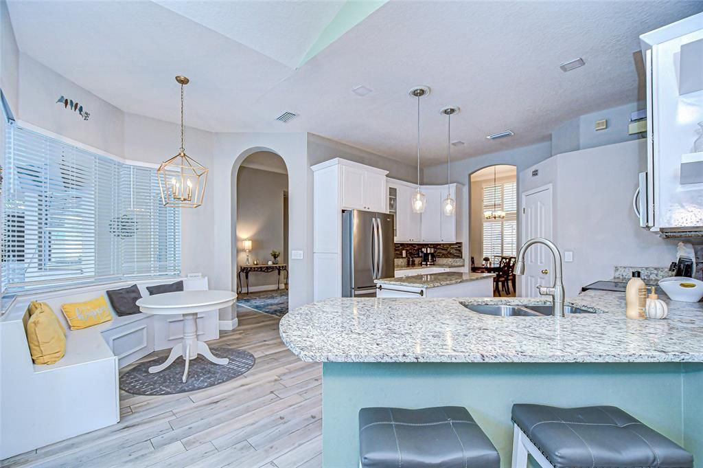 Под контрактом: $609,900 (4 спален, 3 ванн, 2647 Квадратных фут)