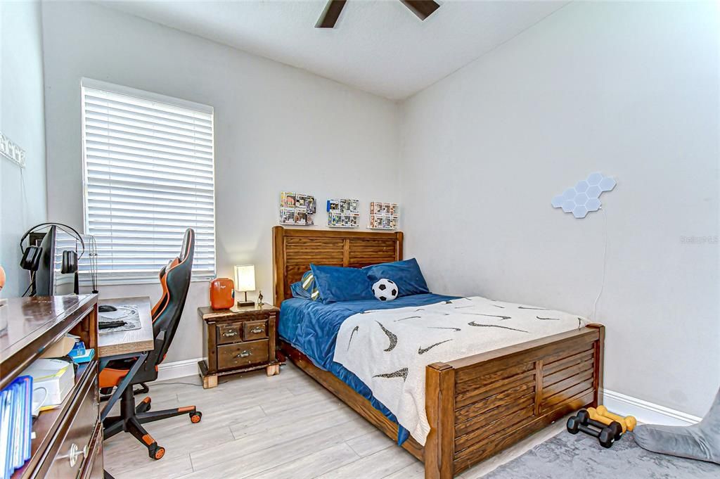 Под контрактом: $609,900 (4 спален, 3 ванн, 2647 Квадратных фут)