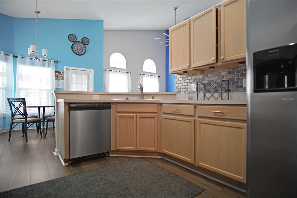 For Rent: $2,400 (5 beds, 3 baths, 2269 Square Feet)