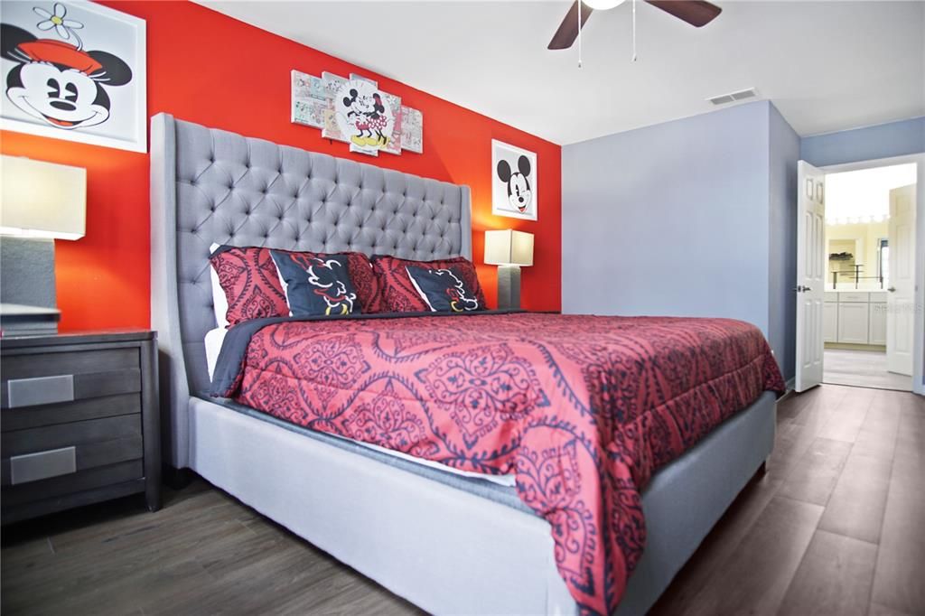 For Rent: $2,400 (5 beds, 3 baths, 2269 Square Feet)