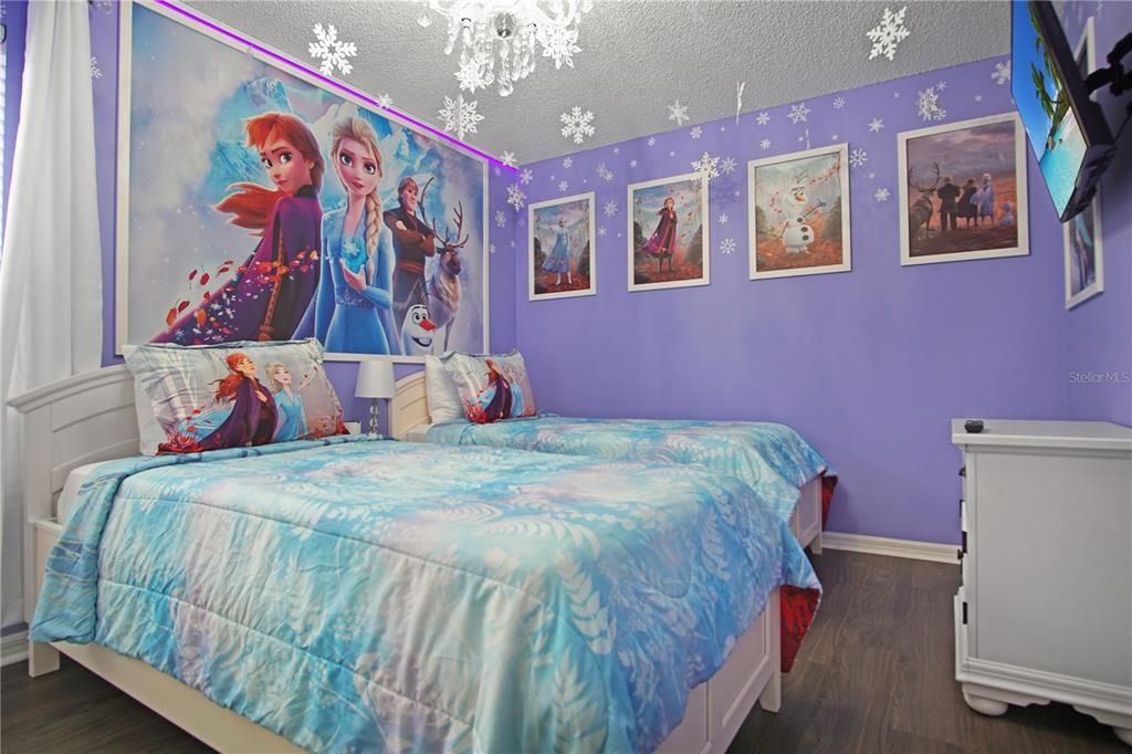 For Rent: $2,400 (5 beds, 3 baths, 2269 Square Feet)