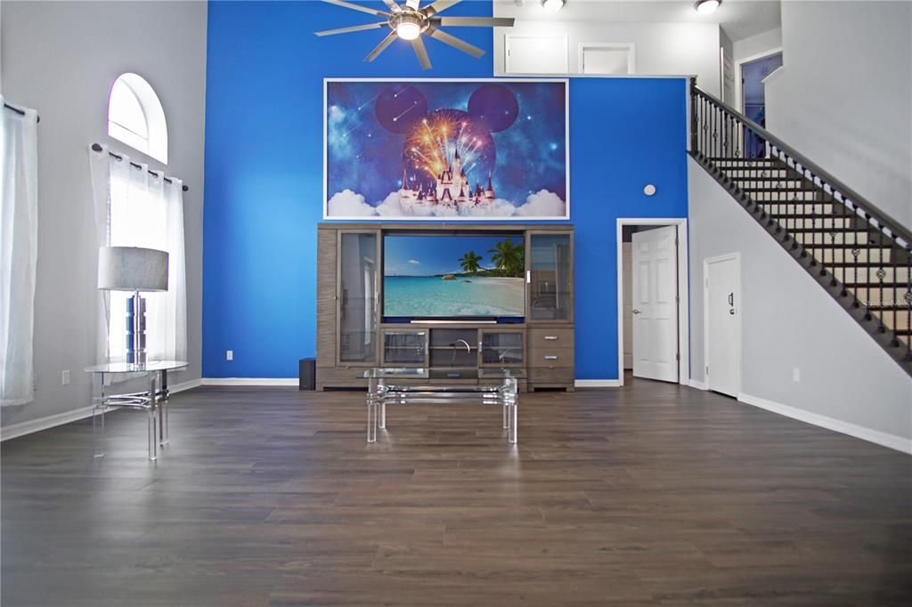 For Rent: $2,400 (5 beds, 3 baths, 2269 Square Feet)