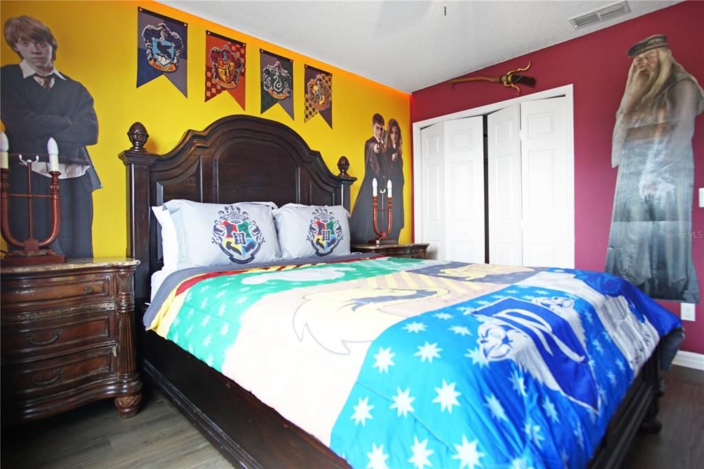 For Rent: $2,400 (5 beds, 3 baths, 2269 Square Feet)