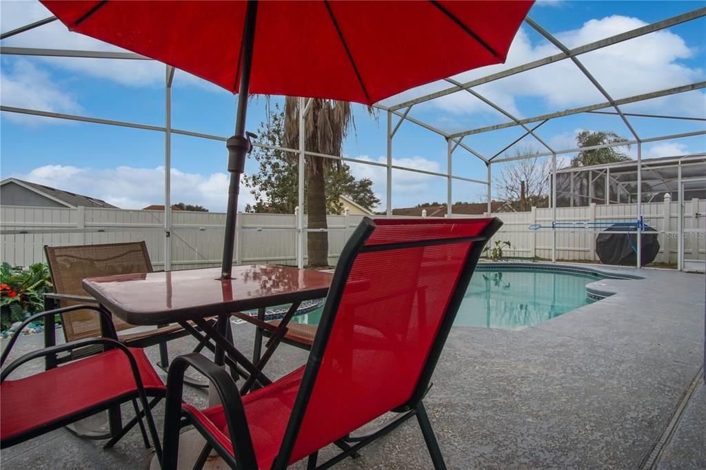 For Rent: $2,400 (5 beds, 3 baths, 2269 Square Feet)