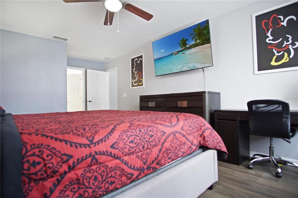 For Rent: $2,400 (5 beds, 3 baths, 2269 Square Feet)