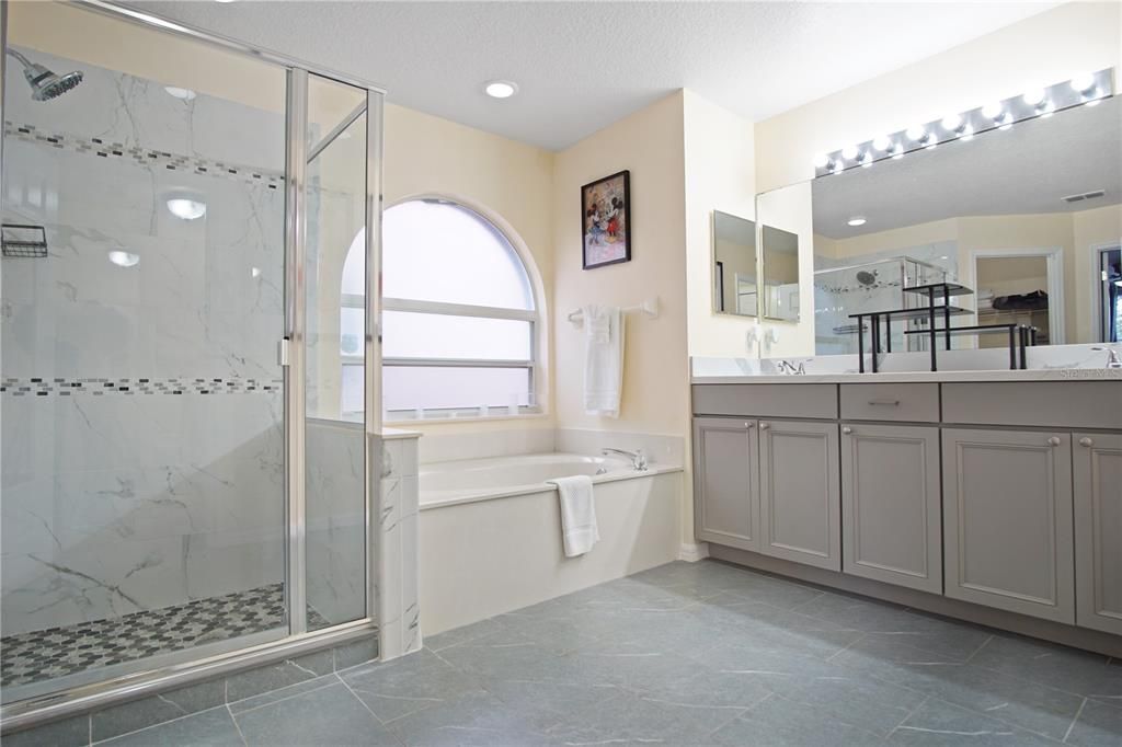 For Rent: $2,400 (5 beds, 3 baths, 2269 Square Feet)