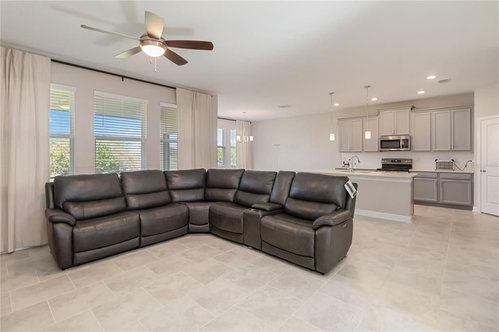 待售: $485,000 (4 贝兹, 2 浴室, 2334 平方英尺)