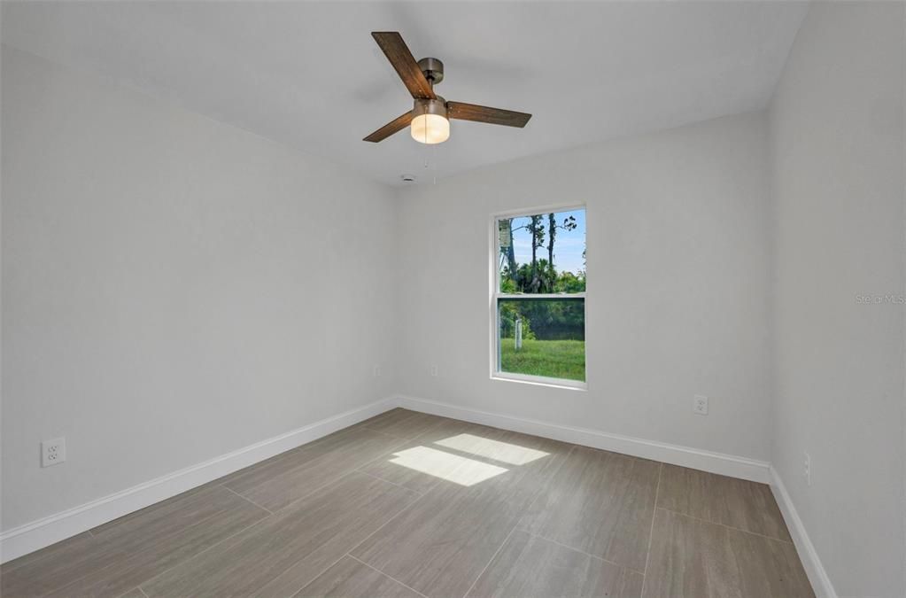 В аренду: $2,175 (4 спален, 2 ванн, 1459 Квадратных фут)