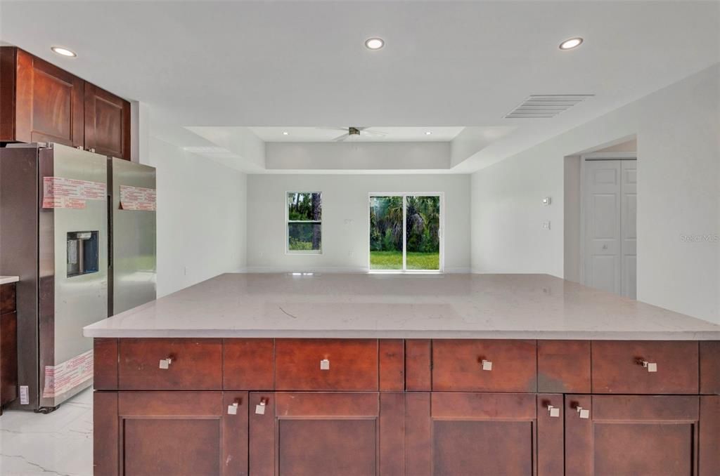 В аренду: $2,175 (4 спален, 2 ванн, 1459 Квадратных фут)